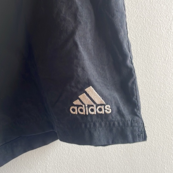 Adidas Shorts XL - Picture 2 of 5
